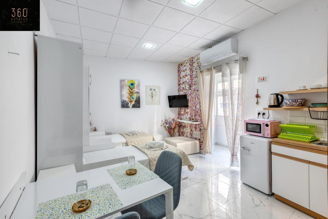 The Sliema Studio Stay By 360 Estates ภายนอก รูปภาพ